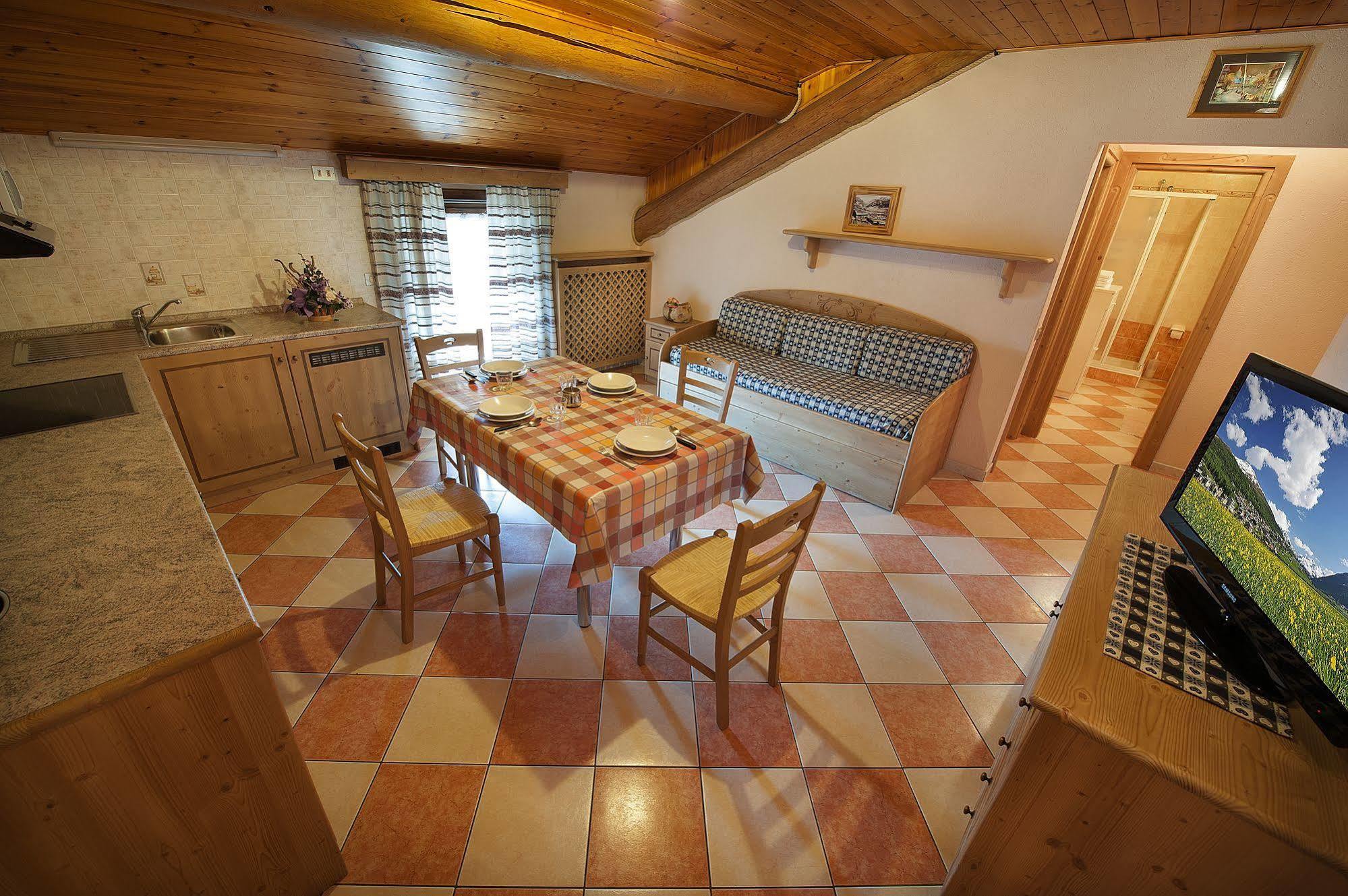 Baita Carosello Apt 4 By Livigno Accomodation Exterior photo